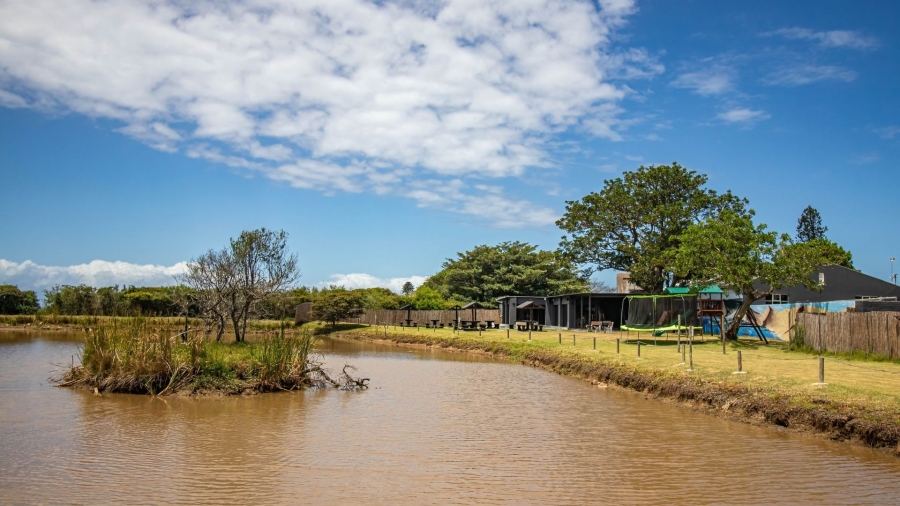 4 Bedroom Property for Sale in Cove Rock Eastern Cape